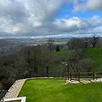 Le Domaine Du Bez La Grange Piscine,sauna,hammam,spa En Aubrac *