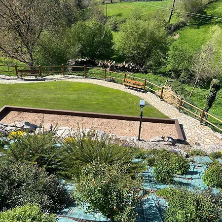 Casa vacanze Le Domaine Du Bez La Grange Piscine,sauna,hammam,spa En Aubrac Saint-Laurent-dʼOlt