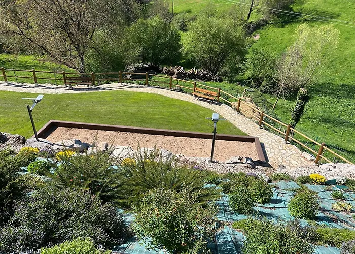 Prázdninový dům Le Domaine Du Bez La Grange Piscine,sauna,hammam,spa En Aubrac Saint-Laurent-dʼOlt