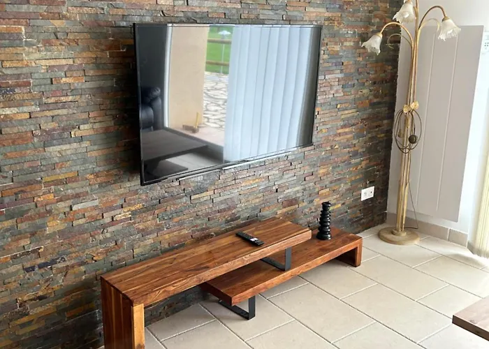 Le Domaine Du Bez La Grange Piscine,sauna,hammam,spa En Aubrac Prázdninový dům